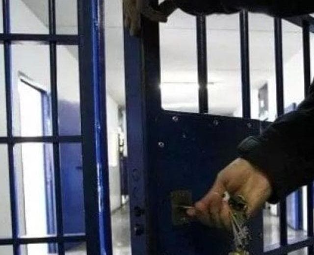 “Avevo paura di morire, si temeva un’evasione di massa”: al processo per torture nel carcere di Bari agente ammette il pestaggio e chiede scusa